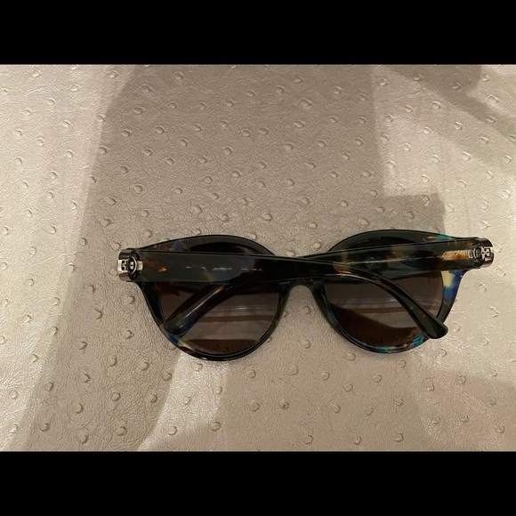 Tory Burch sunglasses - Picture 8 of 8